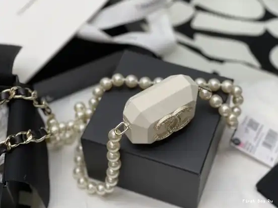 First Bag Ru CASE PRO AIRPODS NECKLACE CHANEL 0618
